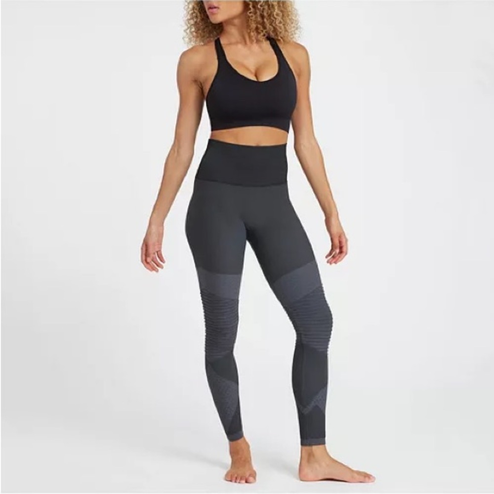 SPANX Look At Me Now Seamless Moto Leggings